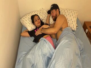 ¿Que pasa si pequeñita hijastra comparte habitacion de hotel con su padrastro?
