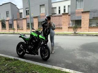 Going out for a ride with a stepsister with a big ass is a guaranteed way to get laid.💦🥵