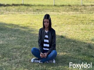 Se venga de su novio por dejarla plantada y folla conmigo