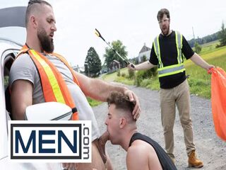 MEN - Trevor Brooks Gets A Hot Public Fuck From Chuck Conrad After Faking Car Trouble